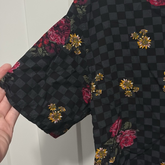 VANS Women’s floral button down blouse size: M - Picture 3 of 6